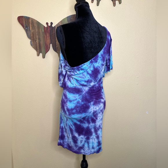 Crimson Ivy One Shoulder Tie Die Dress - Picture 3 of 7
